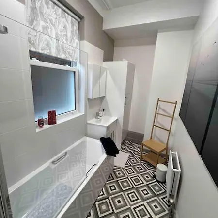 2 Bed Ground Floor Apartment, Sleeps 4 With Free Parking Harrogate Esterno foto